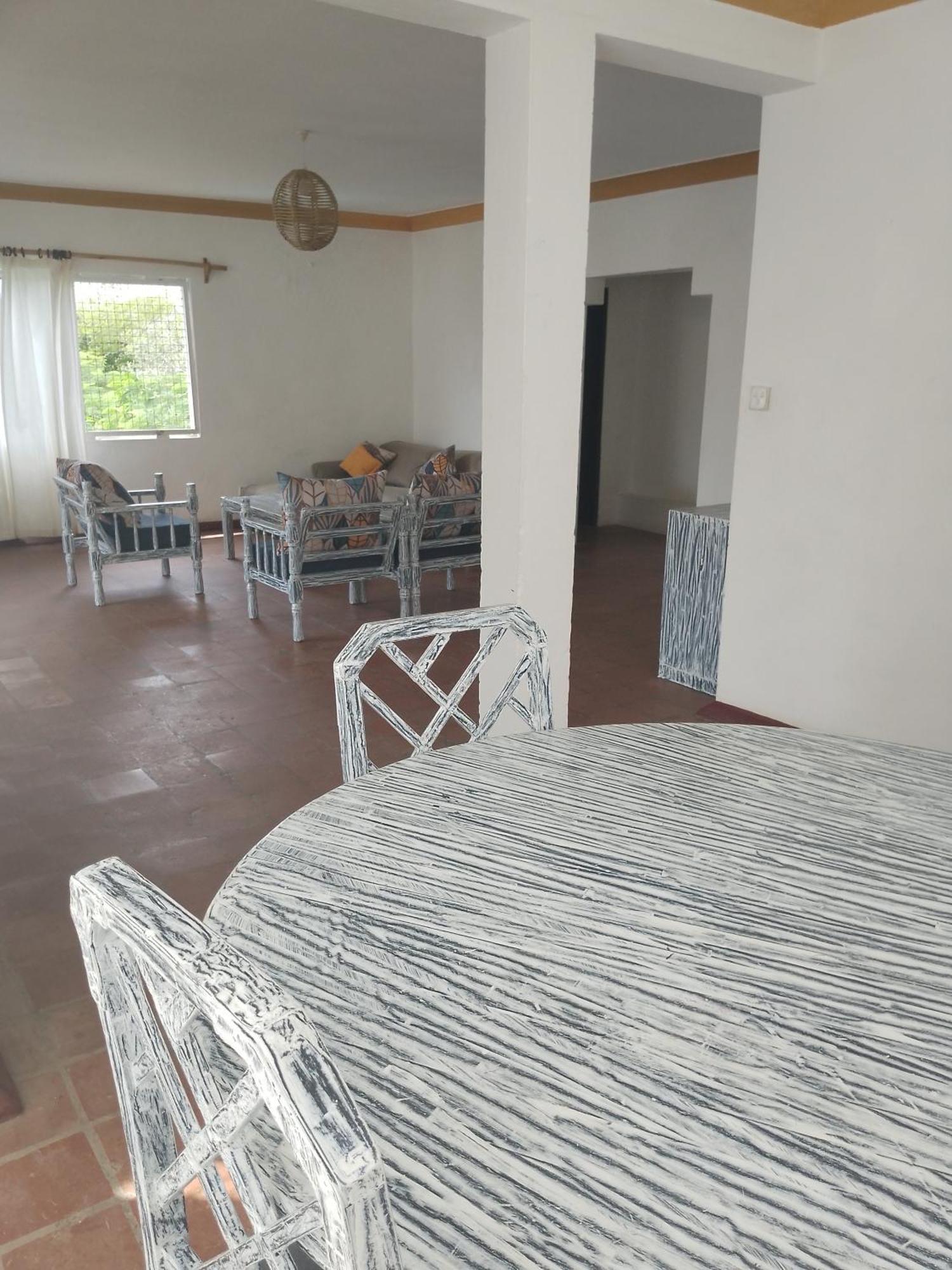 Wayside Beach Apartments Playa de Diani Habitación foto